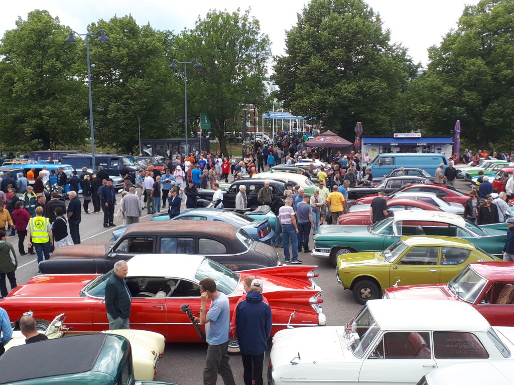Old cars at Salo market square