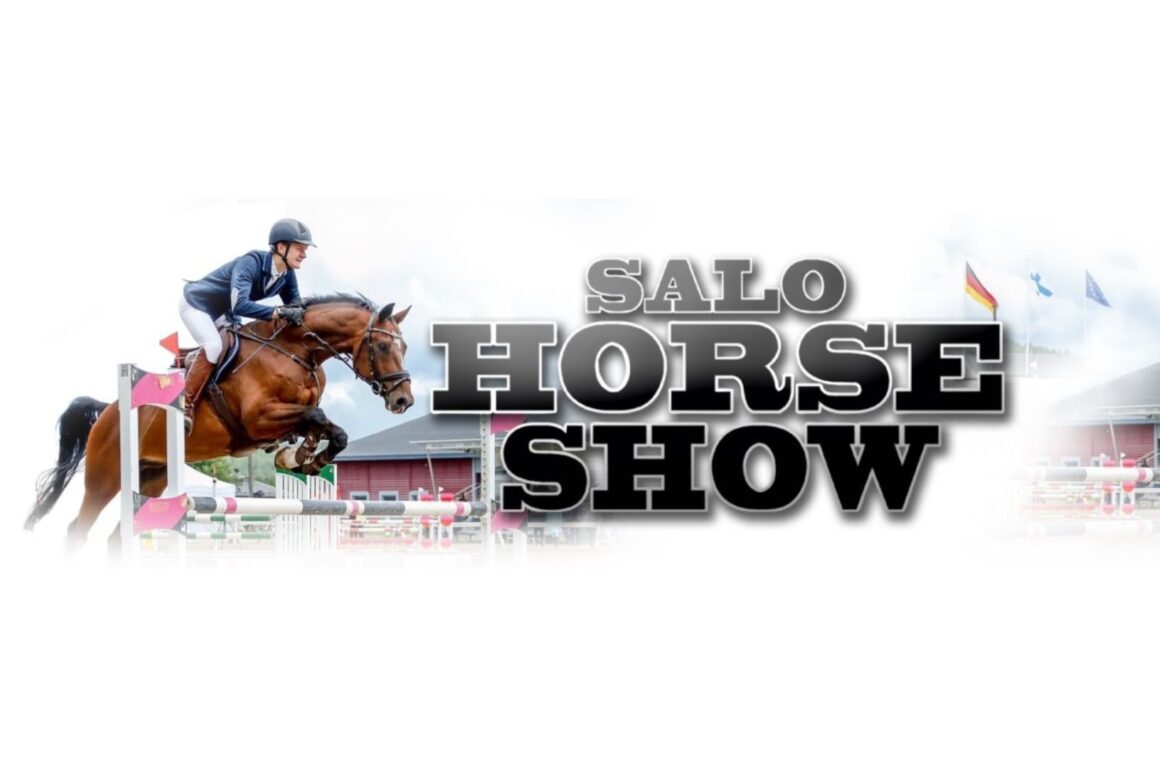 Ratsukko hyppäämässä esteen Salo Horse Showssa