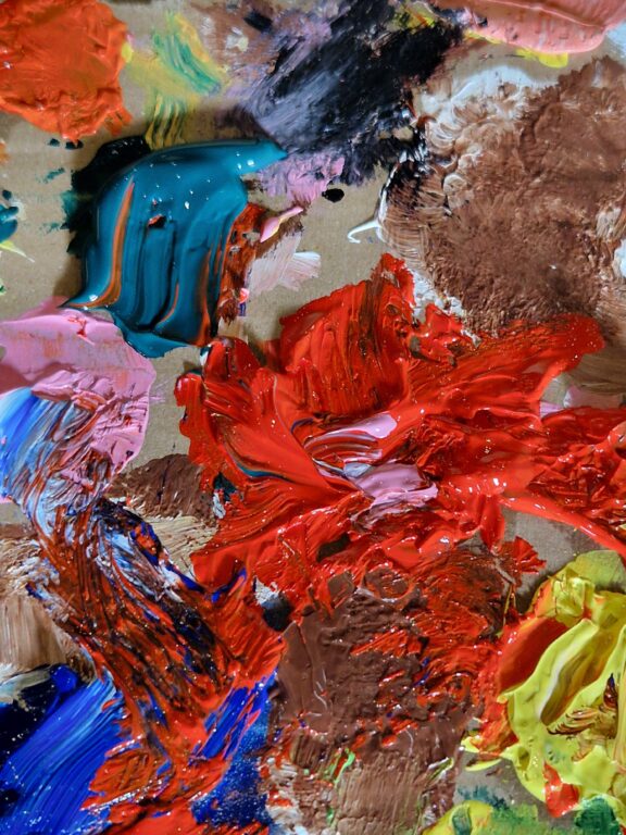 struktuurimaalaus, kohokuviointi, kierrätyskuningatar