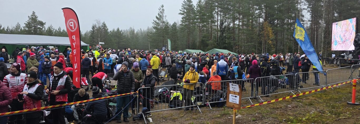 Suunnistuskilpailun yleisöä