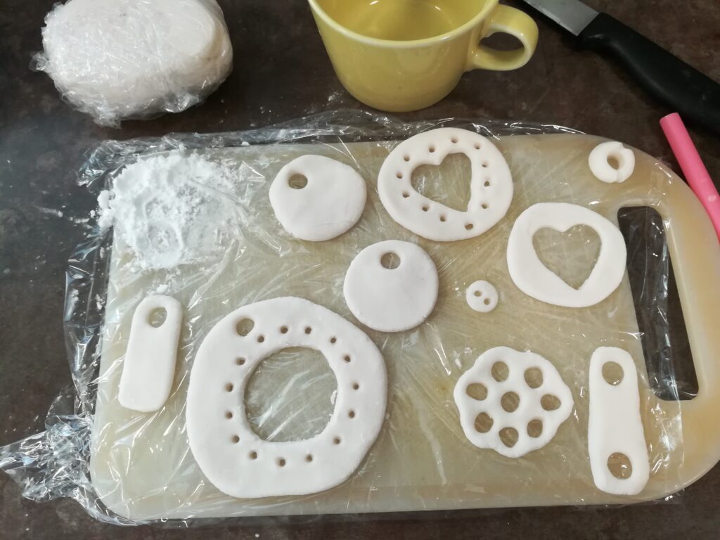 muovailuvaha, kokeilujen ilta, kierrätyskuningatar