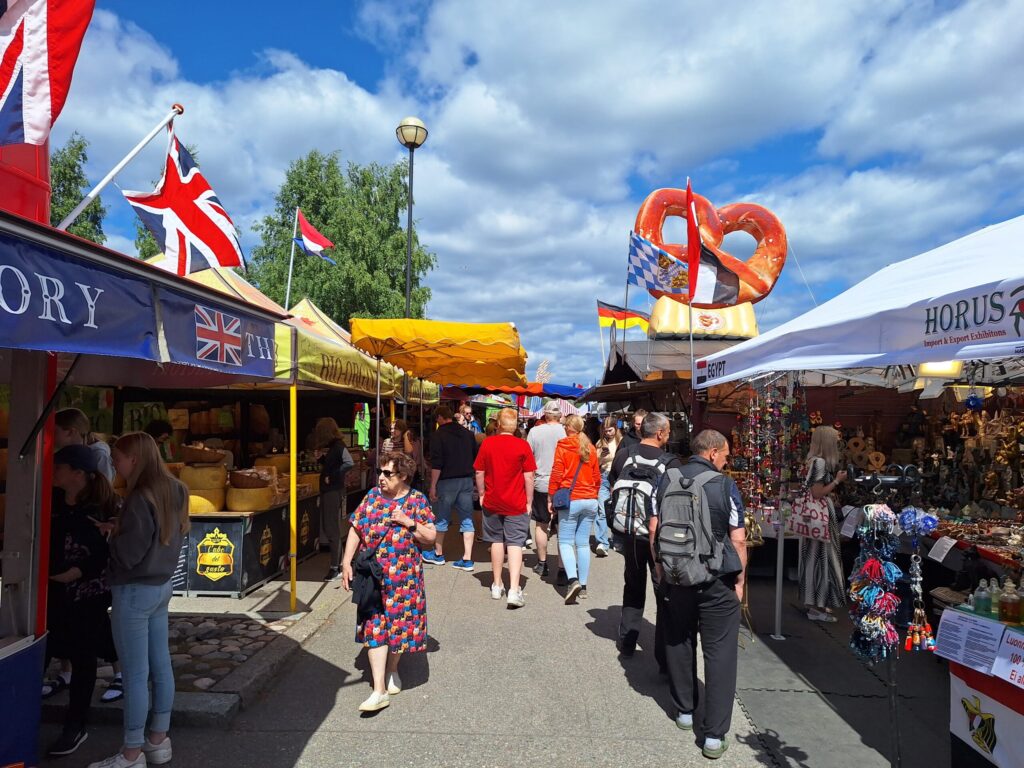 Kuja markkinakojujen välissä.