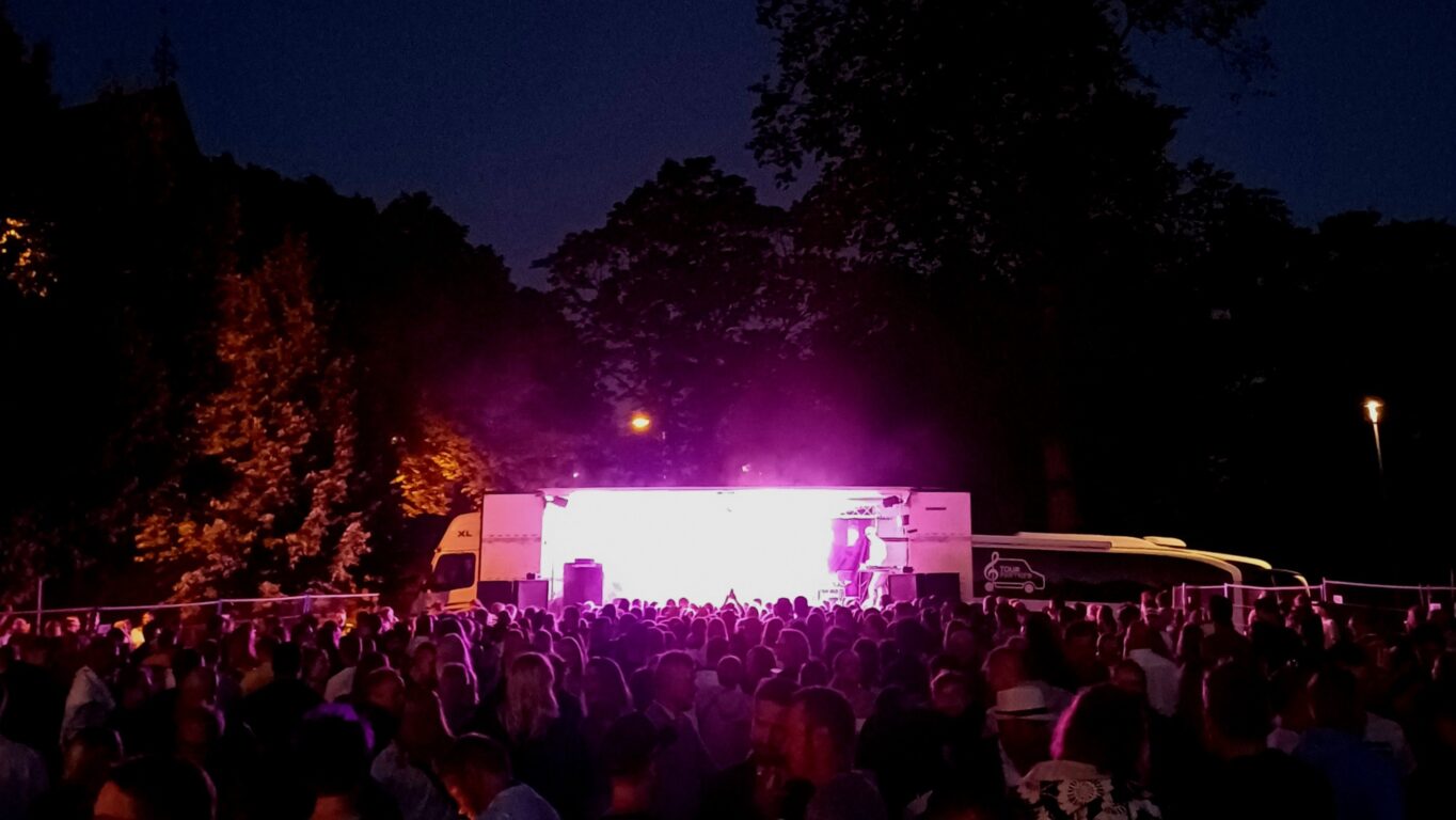AntsunFEST, artisti, festarit, lämmin kesäyö ja Perniö parhaimmillaan.