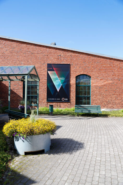Taidemuseo Veturitallin sisäänkäynti